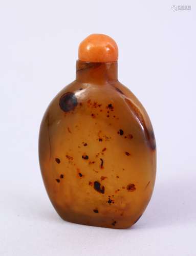 A GOOD CHINESE 19TH / 20TH CENTURY CARVED AGATE SNUFF BOTTLE, with red stone stopper,6.5cm