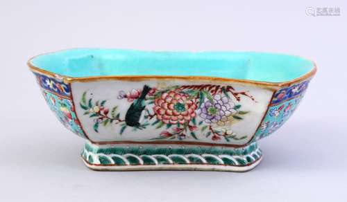 A 19TH CENTURY CHINESE FAMILLE ROSE PORCELAIN DISH, decorated with peach and bat amongst clouds,