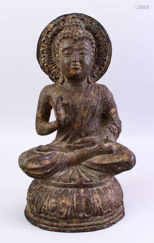 A GOOD 19TH CENTURY BRONZE STATUE OF BUDDHA / DEITY, the figure seated in a meditating position,