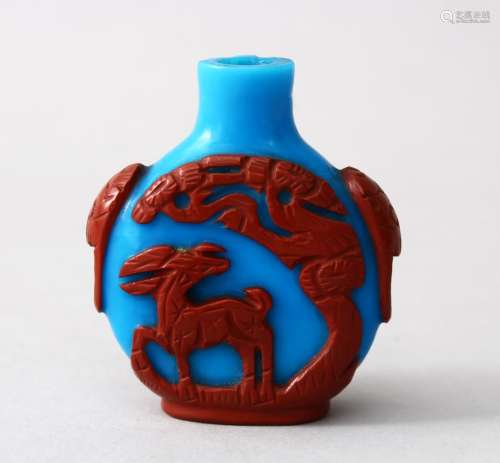 A GOOD 19TH / 20TH CENTURY CHINESE BROWN OVERLAY GLASS SNUFF BOTTLE, the bron overlay upon blue
