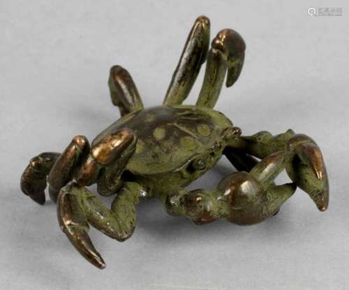 A small oriental cast bronze study of a crab, 2.5 (6.25cm) wide.