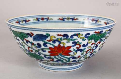 A GOOD CHINESE DOUCAI DECORATED PORCELAIN BOWL, the bowl with scrolling lotus decoration with band