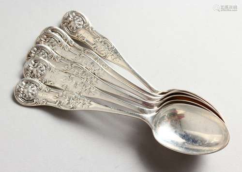 A SET OF SIX VICTORIAN QUEEN'S PATTERN TEASPOONS. London 1901.