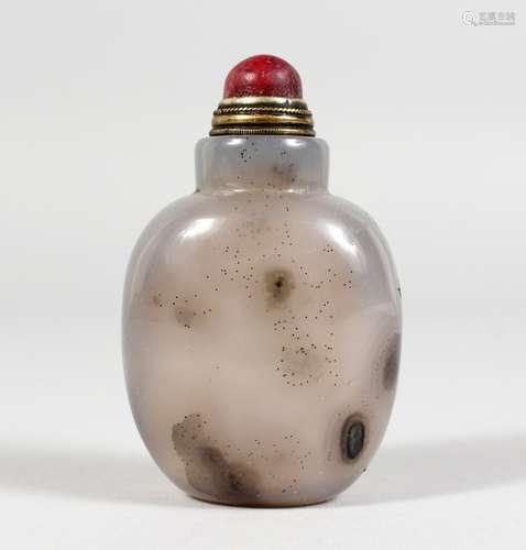 A VERY GOOD CHINESE AGATE SNUFF BOTTLE.