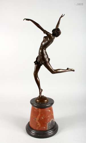 AFTER BRUNO ZACH AN ART DECO STYLE BRONZE FIGURE OF A FEMALE DANCER, on a stepped marble base. 25ins