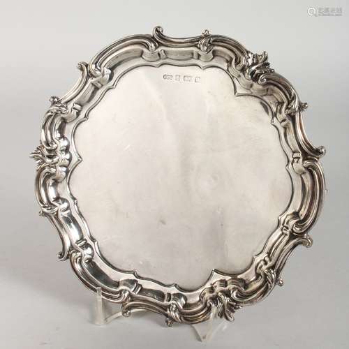 A PIE CRUST SILVER SALVER. 8ins diameter. Birmingham 1903. Maker: Elkington & Co. Weight 13ozs.