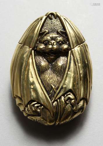 A NOVELTY BRASS BAT VESTA CASE. 2.25ins.