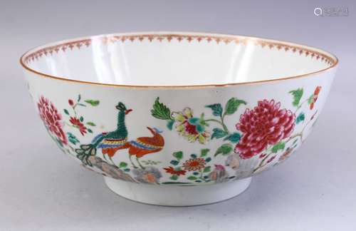 A GOOD 18TH CENTURY QIANLONG FAMILLE ROSE PORCELAIN BOWL, decorated with scenes of birds amongst