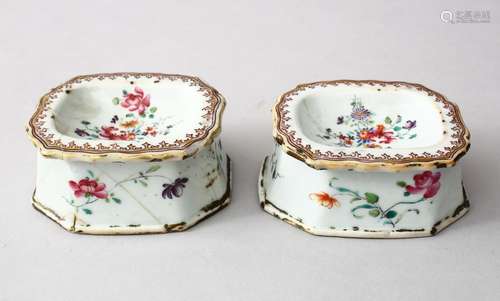 A PAIR OF 18TH CENTURY CHINESE FAMILLE ROSE PORCELAIN SALT DISHES, the dishes each decorated with