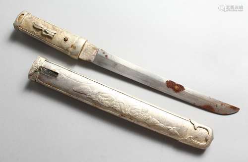 A CHINESE SILVER PLATED TANTO. 16ins long.