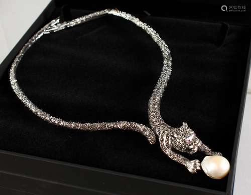 A GOOD SILVER MARCASITE AND BAROQUE PEARL NECKLACE.