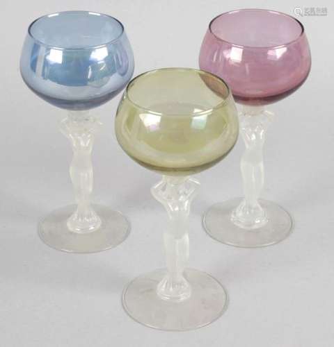 A large mixed selection of assorted glassware, to include drinking glasses, decanters, bowls, etc.