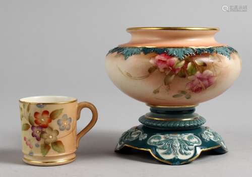 A SMALL HADLEYS WORCESTER PEDESTAL VASE, and miniature Worcester blush ivory mug. 3.5ins and 1.