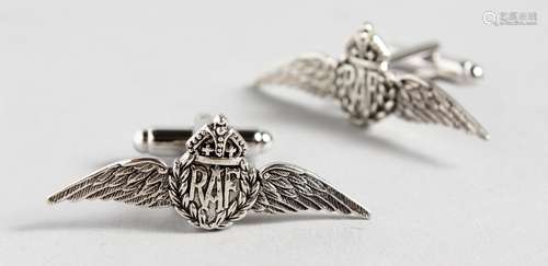 A PAIR OF SILVER R.A.F. CUFFLINKS.