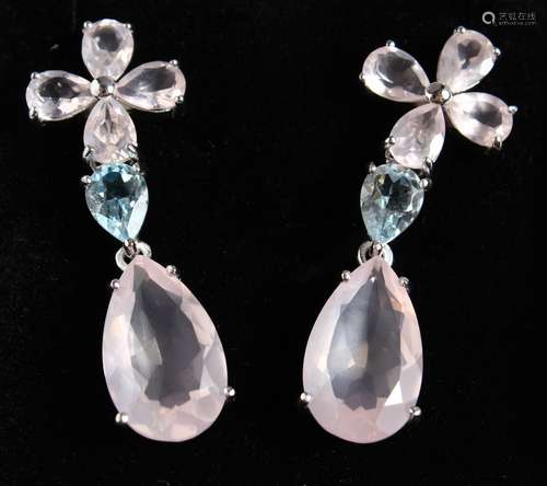 A PAIR OF SILVER ROSE QUARTZ DROP EARRINGS.