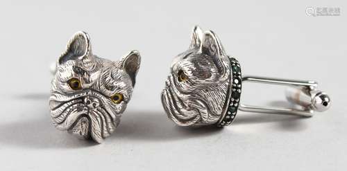 A PAIR OF NOVELTY SILVER BULLDOG CUFFLINKS.