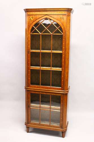 A GOOD 19TH CENTURY SHERATON REVIVAL STANDING SATINWOOD CABINET, with a moulded cornice, canted