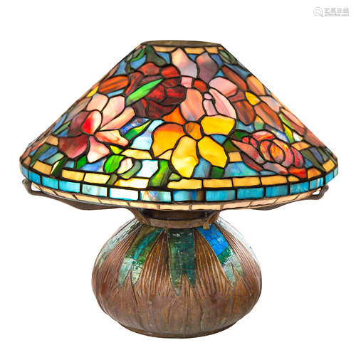 A MODERN TIFFANY STUDIOS STYLE 'PEONY' LAMP