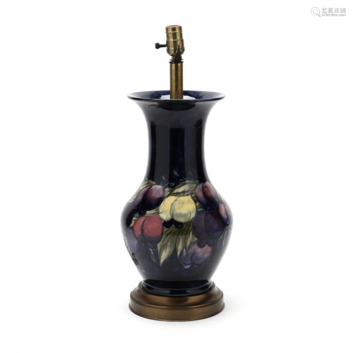 Moorcroft, Art Pottery Table Lamp