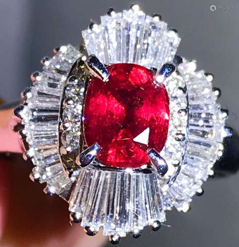 A PLATINUM&RUBY PENDANT RING