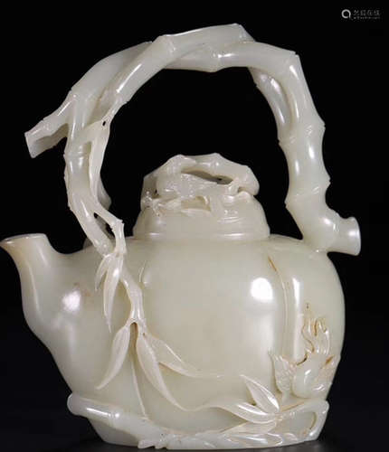 A HETIAN JADE CARVED POT WITH HANDLE