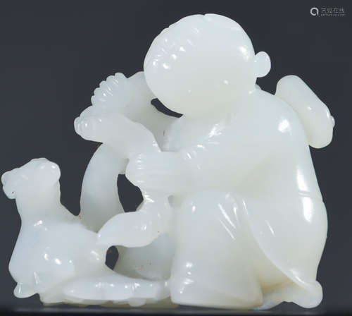 A HETIAN JADE CARVED KID&DEER SHAPED PENDANT