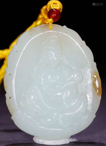 A HETIAN JADE CARVED GUANYIN PATTERN PENDANT