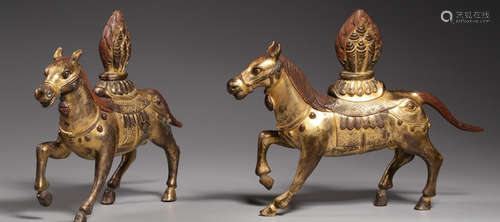 PAIR OF GILT BRONZE CASTED HORSE SHAPED ORNAMENT