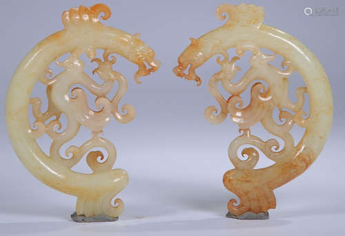 PAIR OF HETIAN JADE CARVED PENDANT