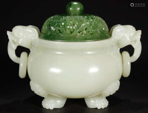 A HETIAN JADE CARVED CENSER WITH LID