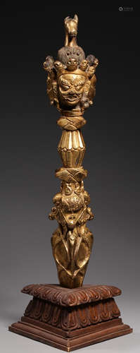 A GILT BRONZE CASTED VAJRA