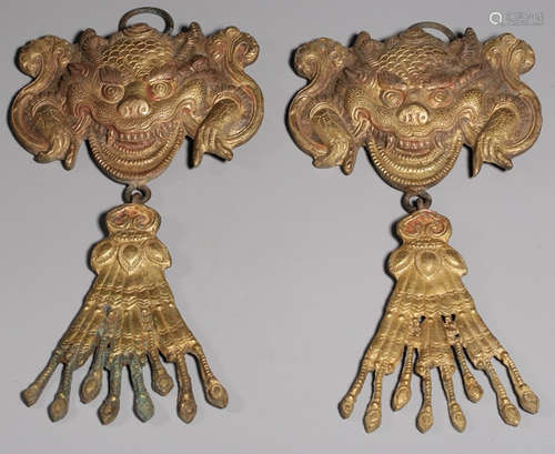 PAIR OF GILT BRONZE CASTED ORNAMENT