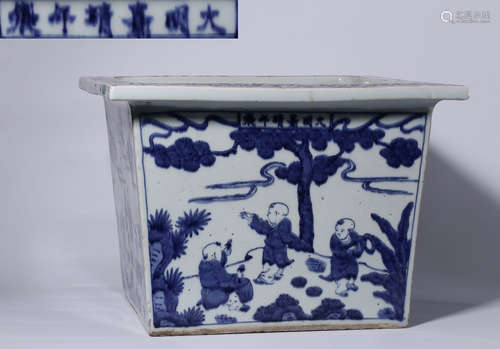 A BLUE&WHITE GLAZE SQUARE BRUSH WASHER