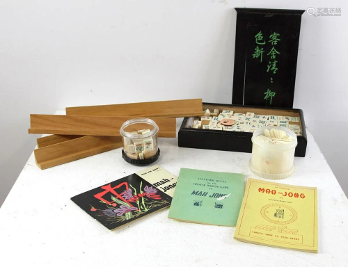 Vintage 1960s Mahjong Set