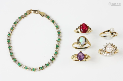 Ladies Diamond and Emerald Bracelet with Bracelet
