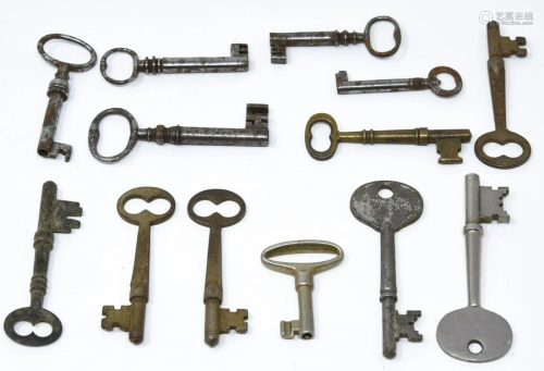 Lot of Vintage Metal Skeleton Keys