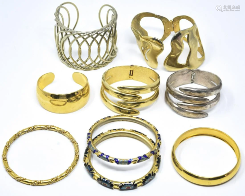 Lot of Vintage Gold Tone Costume Jewelry Bracelets