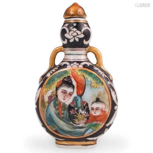 Chinese Hand Painted Porcelain Snuff Bottle