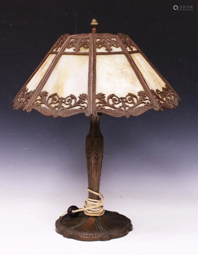 AMERICAN SLAG GLASS LAMP