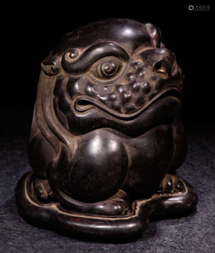 A ZITAN WOOD CENSER SHAPED WITH BEAST