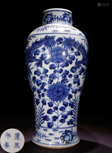 A BLUE*WHITE GLAZE VASE PAINTED WITH DRAGON