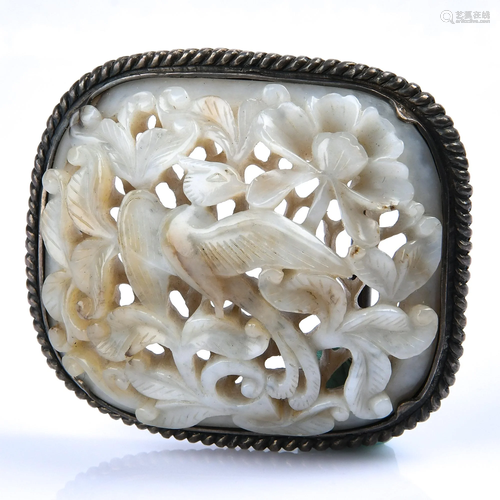 A CARVED WHITE JADE BELT-HOOK.QING PERIOD