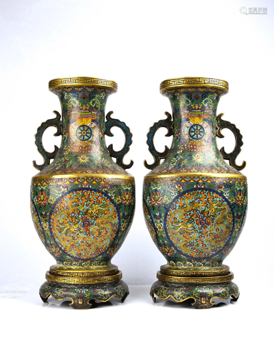 A PAIR OF CLOISNNE ENAMEL VASES.MARK OF QIA…