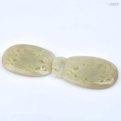 A CARVED WHITE JADE BELT-HOOK.QING PERIOD