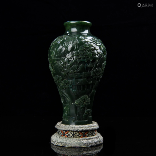 A CARVED SPINACH-JADE VASE