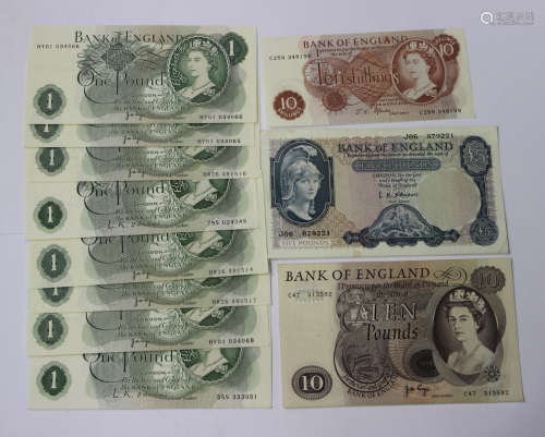 A collection of British banknotes, comprising a Bank of England five pounds L.K. O'Brien, a Bank