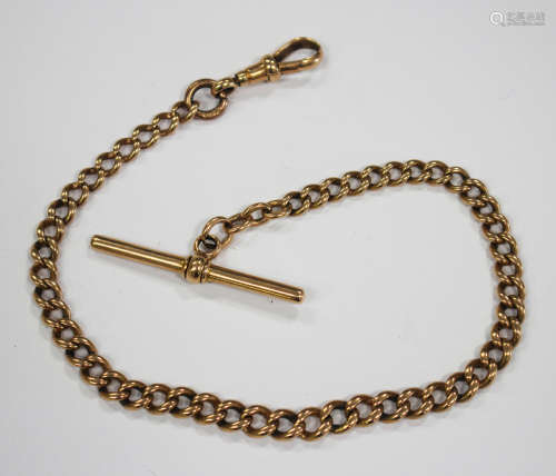 A 15ct gold graduated curblink watch Albert chain, fitted with T-bar and swivel, total length 26cm.