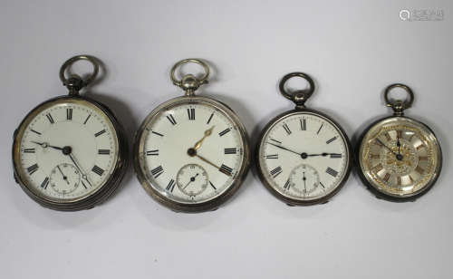 A silver keywind open-faced gentleman's pocket watch, the enamel dial with subsidiary seconds,