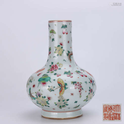 A Chinese Famille Rose Floral Pattern Porcelain Vase