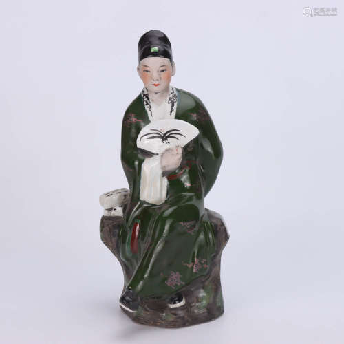 A Chinese Porcelain Figure Statue